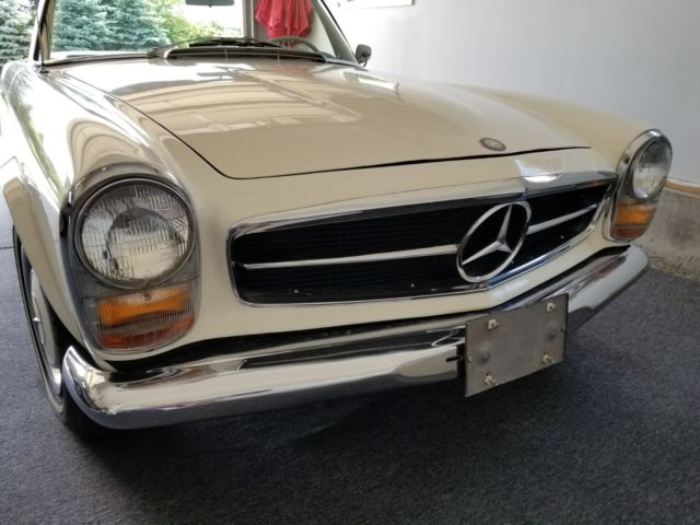 1966 White Mercedes-Benz SL-Class Convertible
