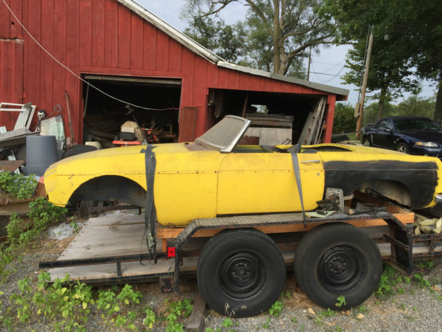 1966 Yellow MG MGB Convertible