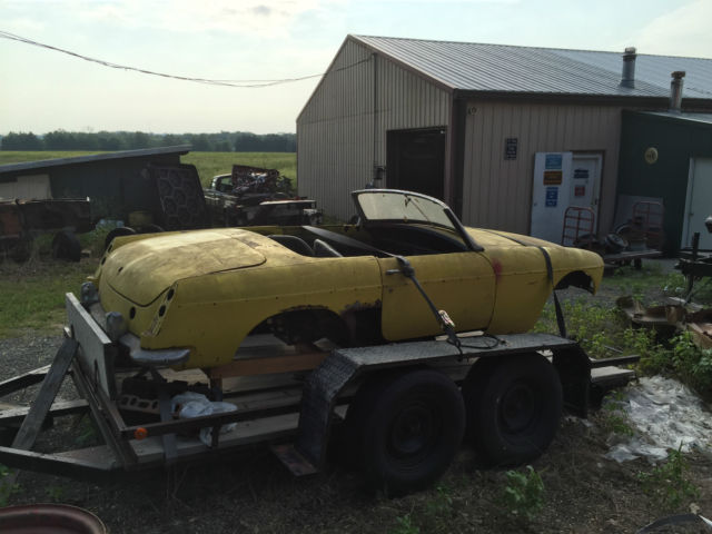 1966 Yellow MG MGB Convertible