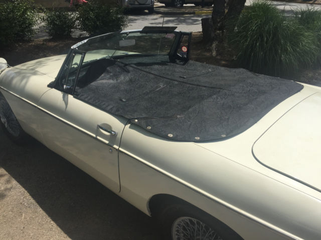 1966 BEIGE MG MGB Convertible