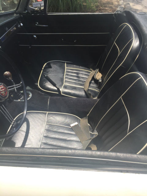 1966 BEIGE MG MGB Convertible