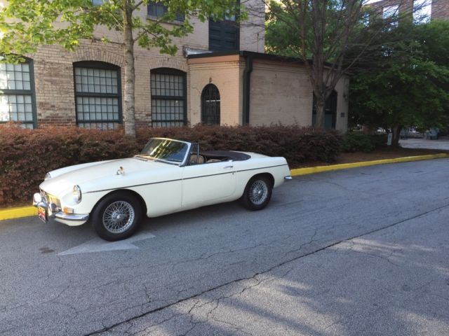 1966 BEIGE MG MGB Convertible