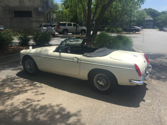 1966 BEIGE MG MGB Convertible
