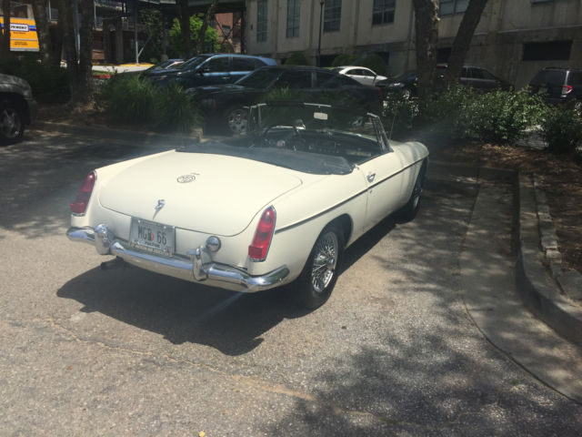 1966 BEIGE MG MGB Convertible