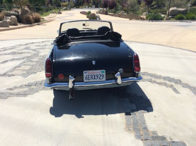 1966 Black / White MG MGB Convertible