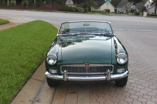 1966 British Racing Green MG MGB Convertible