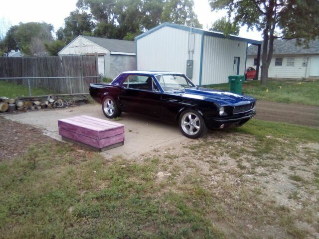 1966 Super jet black on bottom on bottom and impulse blue on top Ford Mustang Coupe