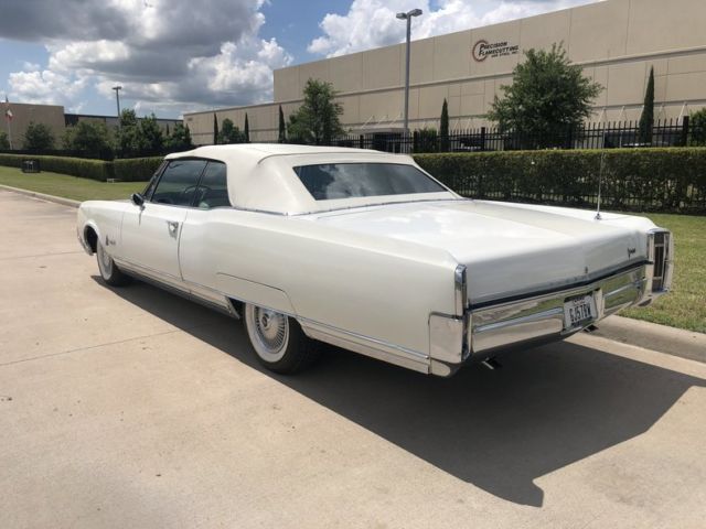 1966 White Oldsmobile Ninety-Eight --