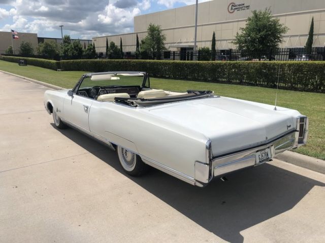 1966 White Oldsmobile Ninety-Eight --