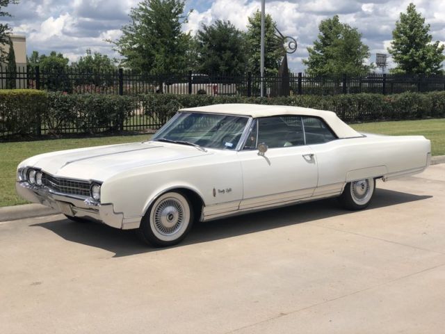 1966 White Oldsmobile Ninety-Eight --