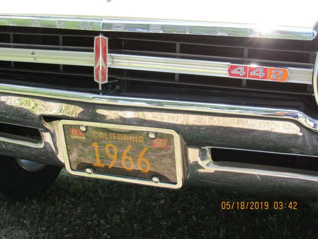1966 Almond Oldsmobile Cutlass 2 DOOR