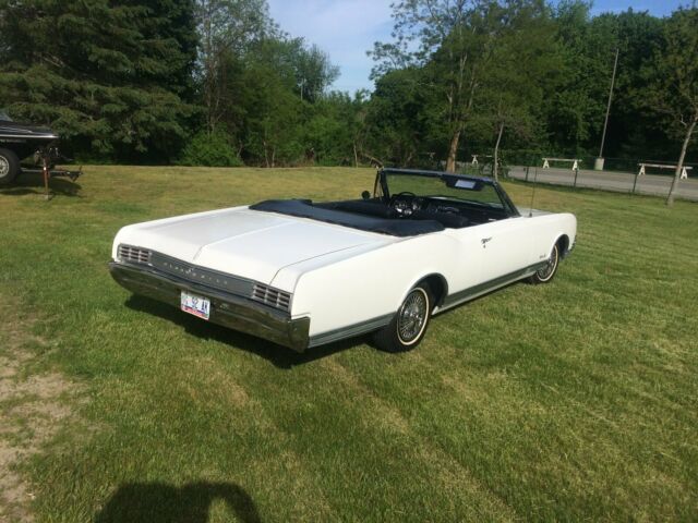 1966 White Oldsmobile Eighty-Eight Convertible