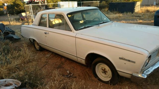 1966 WHITE Plymouth Valiant Sedan