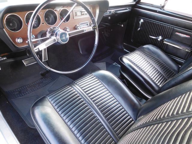 1966 White Pontiac GTO