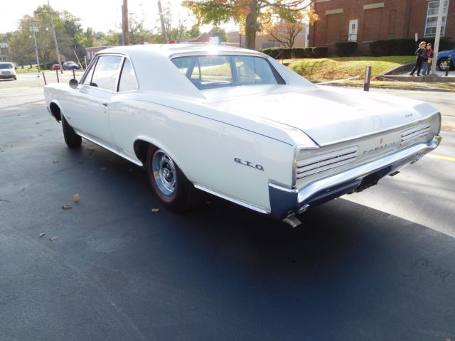 1966 White Pontiac GTO