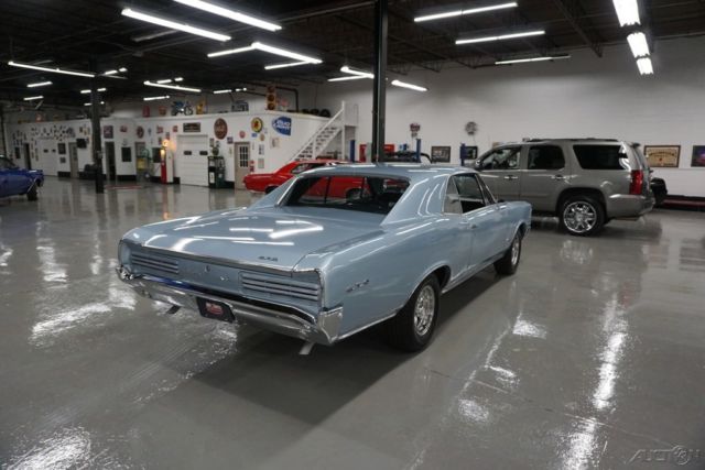 1966 Silver Pontiac GTO