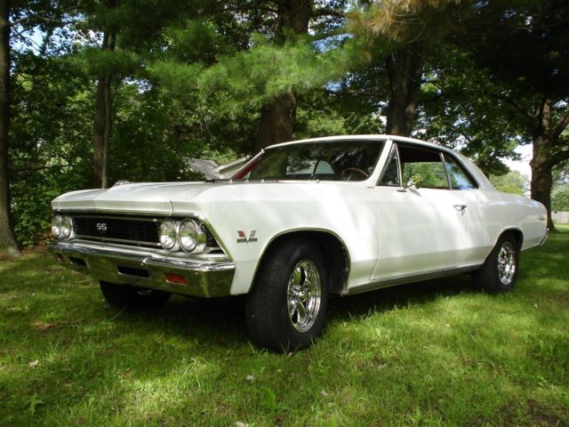 1966 Pearl White Chevrolet Chevelle Hard Top