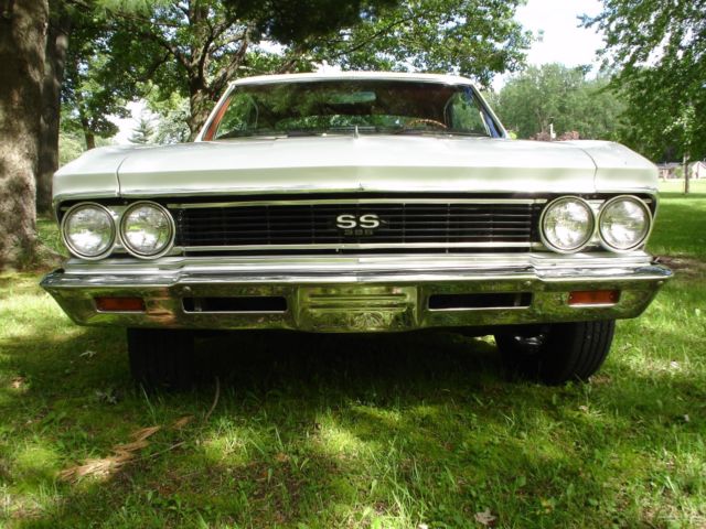 1966 Pearl White Chevrolet Chevelle Hard Top