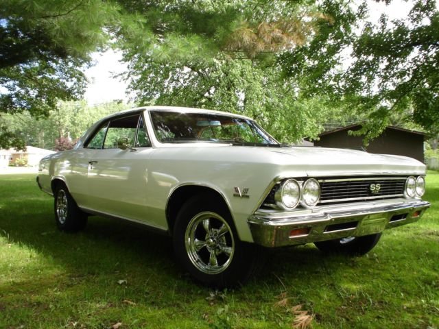 1966 Pearl White Chevrolet Chevelle Hard Top