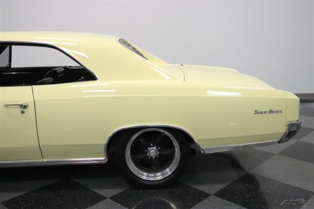 1966 Yellow Chevrolet Chevelle