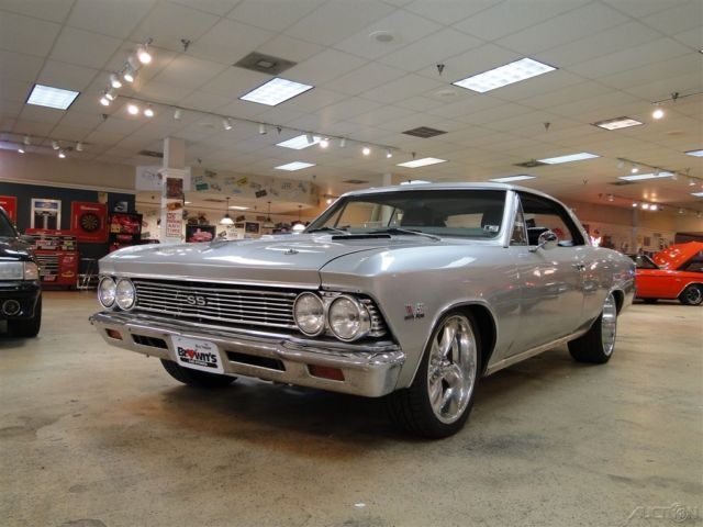 1966 Silver Chevrolet Chevelle