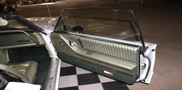 1966 Oxford White Ford Thunderbird Convertible