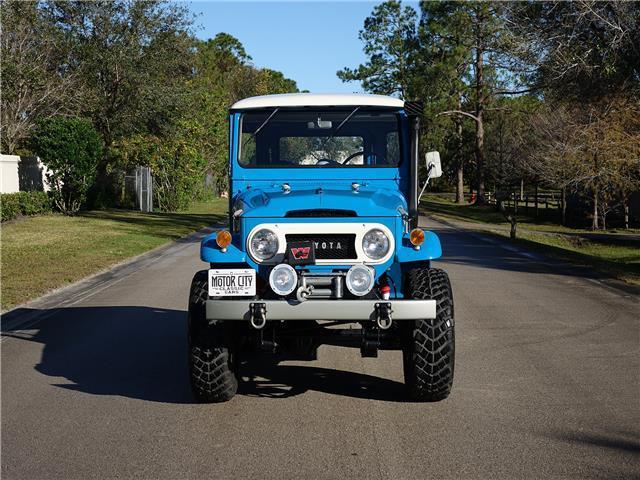 1966 Blue Toyota FJ Cruiser SUV