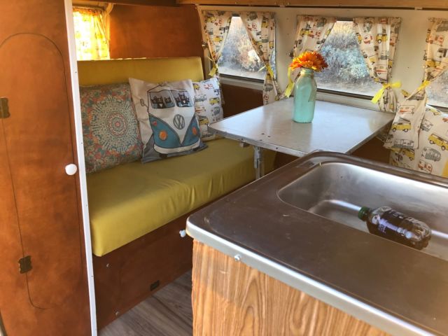 1966 Green Volkswagen Bus/Vanagon Van Camper