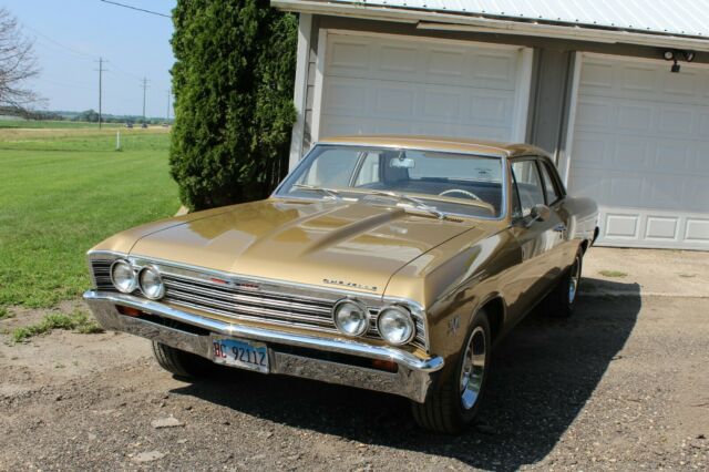 1967 Gold Chevrolet Chevelle Coupe