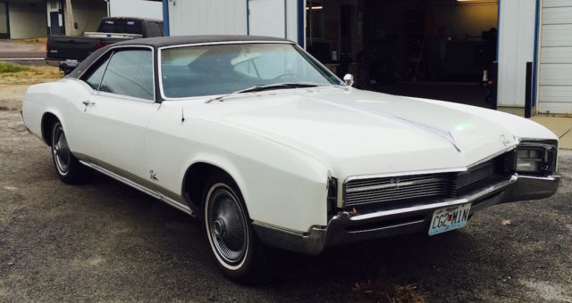 1967 White Buick Riviera Hardtop