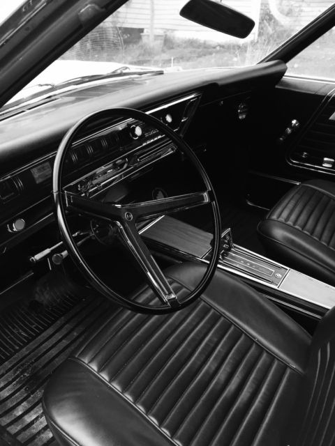 1967 White Buick Riviera Hardtop