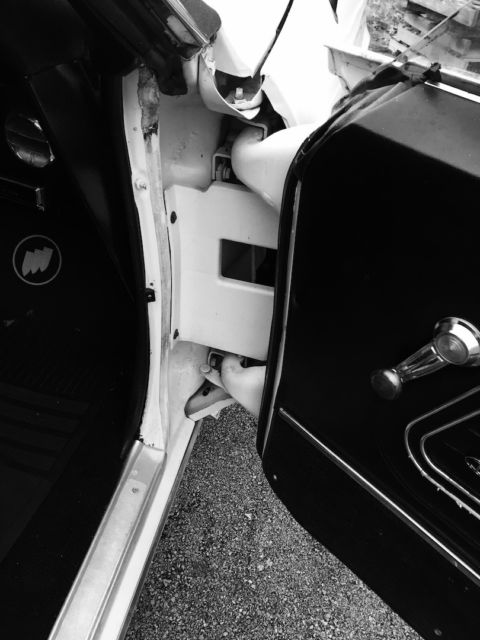 1967 White Buick Riviera Hardtop