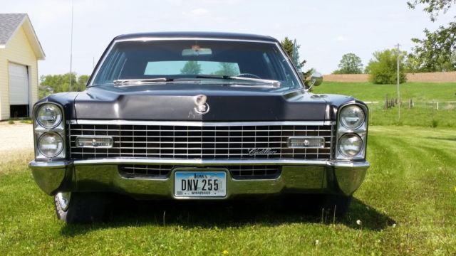 1967 Black Cadillac Fleetwood Limousine