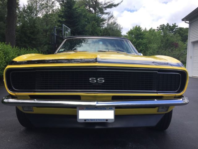1967 Yellow Chevrolet Camaro Con