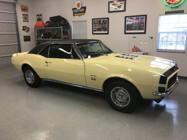 1967 Yellow Chevrolet Camaro