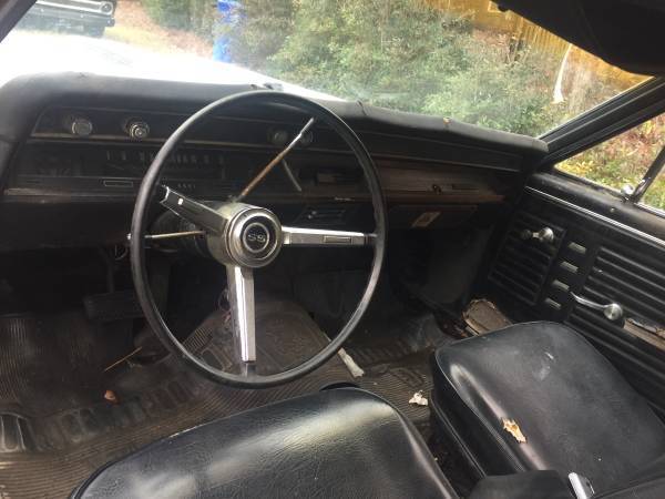 1967 White Chevrolet Chevelle Coupe