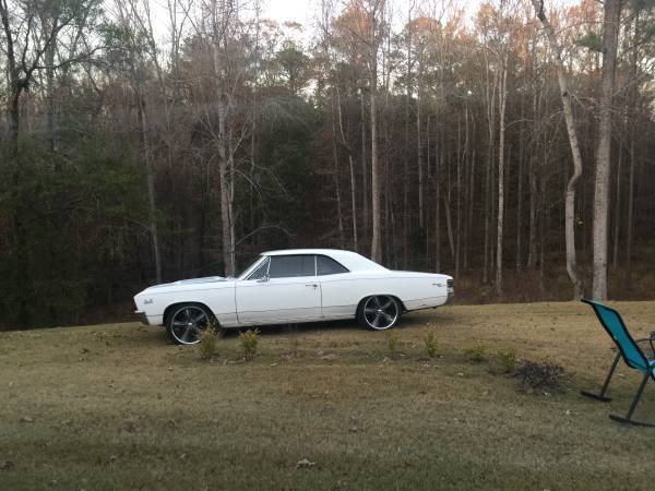 1967 White Chevrolet Chevelle Coupe