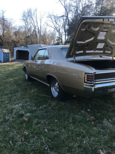 1967 Gold Chevrolet Chevelle Coupe