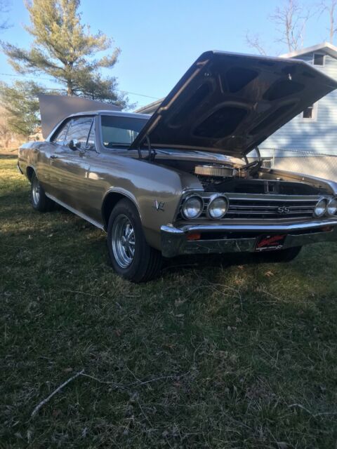 1967 Gold Chevrolet Chevelle Coupe