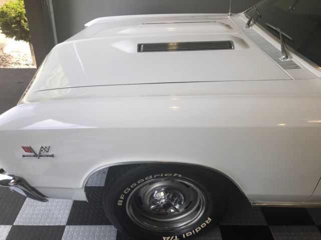 1967 White Chevrolet Chevelle Coupe