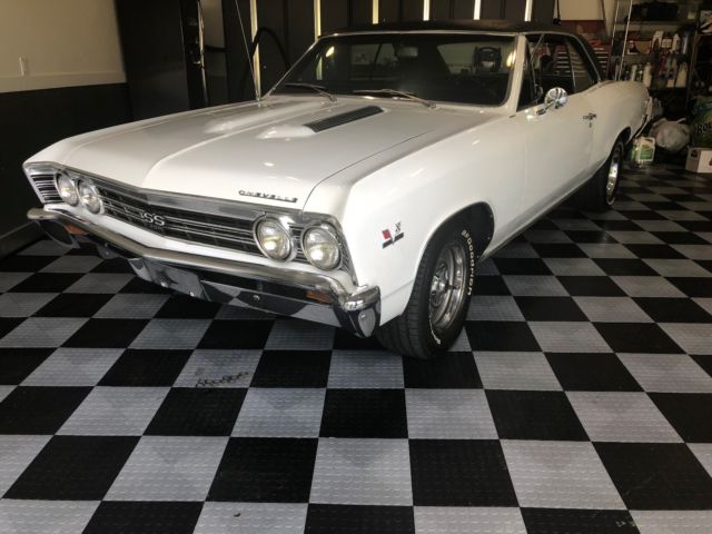 1967 White Chevrolet Chevelle Coupe