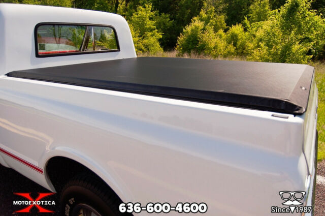 1967 White Chevrolet C-10 Fleetside