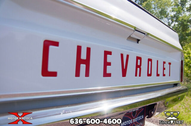 1967 White Chevrolet C-10 Fleetside