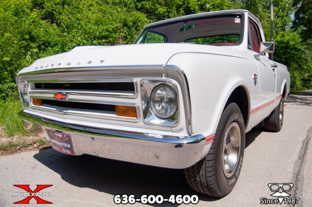 1967 White Chevrolet C-10 Fleetside