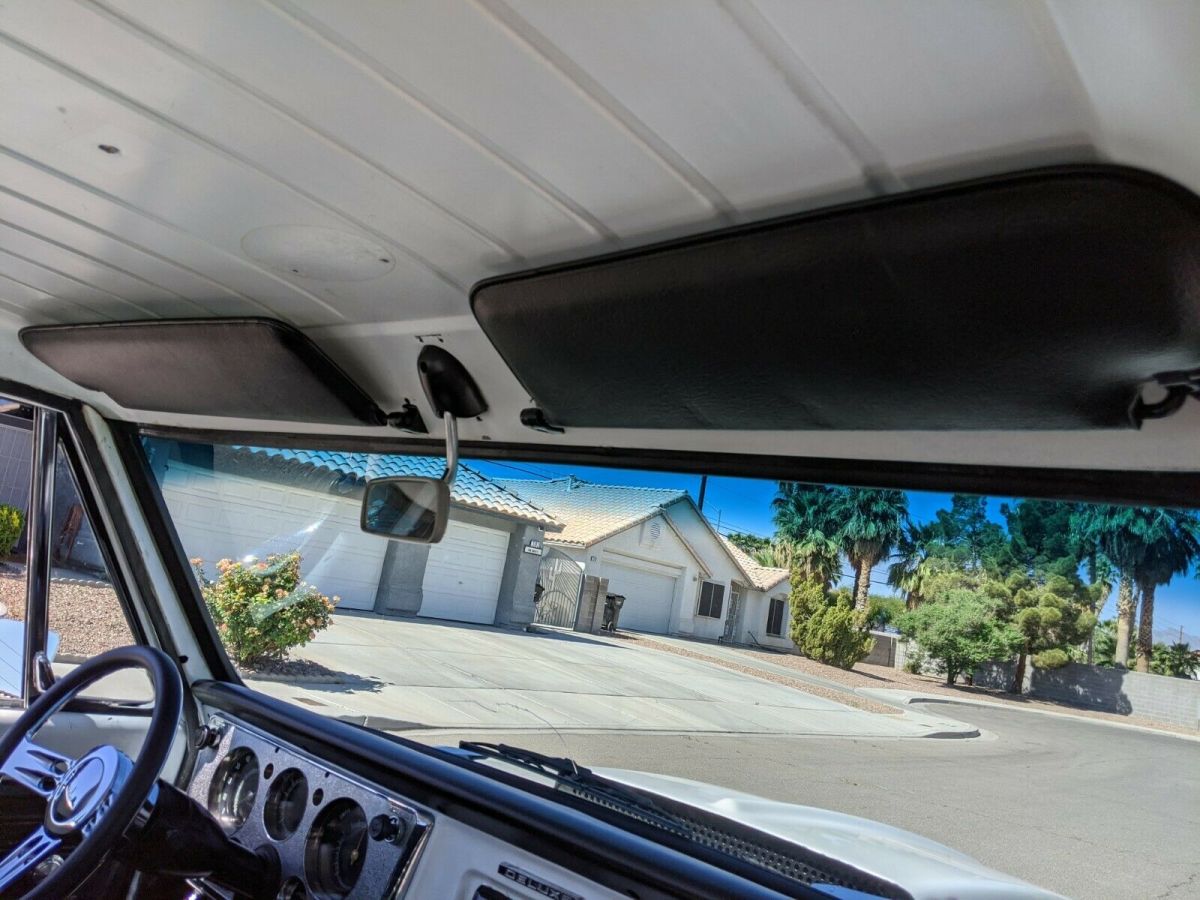 1967 White Chevrolet C-10 Standard Cab Pickup