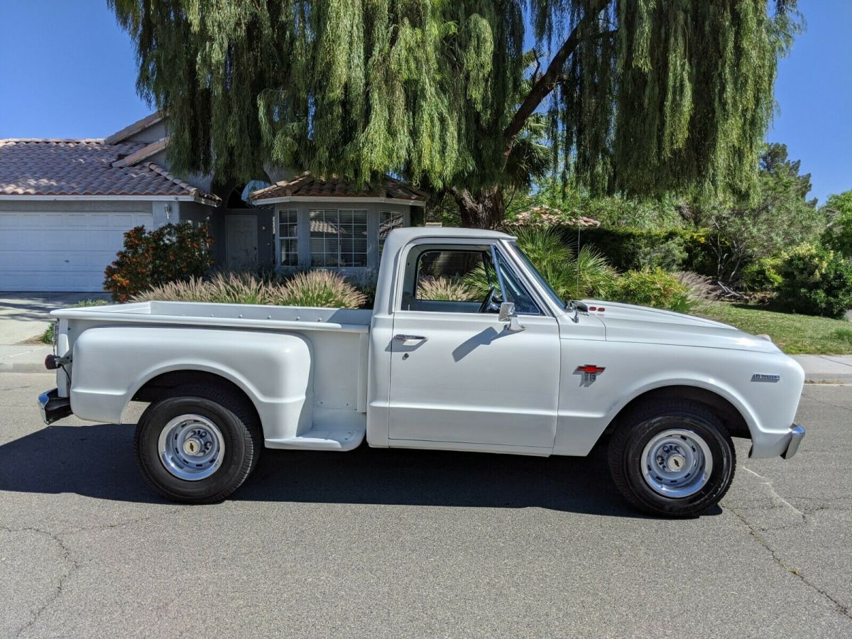 1967 White Chevrolet C-10 Standard Cab Pickup