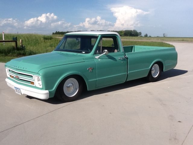 1967 Green Chevrolet C-10 Pickup