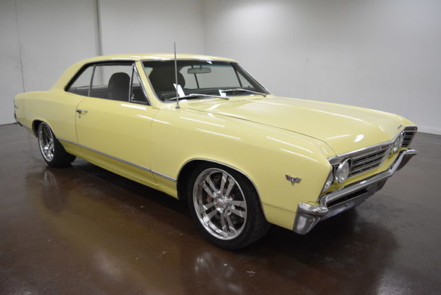1967 Yellow Chevrolet Chevelle --