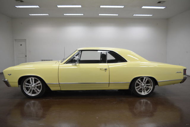 1967 Yellow Chevrolet Chevelle --