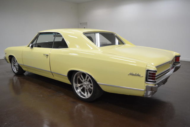 1967 Yellow Chevrolet Chevelle --